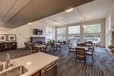 Social Room with seating l Vintage at Vancouver Senior Apartments